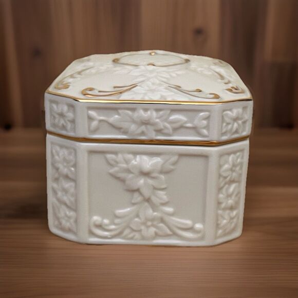 Lenox Rectangular Lidded Trinket Jewelry Box Ivory 24kt Gold Gilt Lined Vtg - Picture 7 of 11
